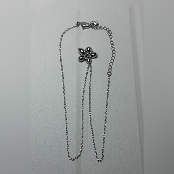 NWOT Swarovski Silver Pink Flower Necklace - Picture 5 of 6